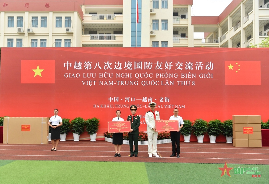 View - 	Giao lưu hữu nghị quốc phòng biên giới Việt Nam-Trung Quốc lần thứ 8